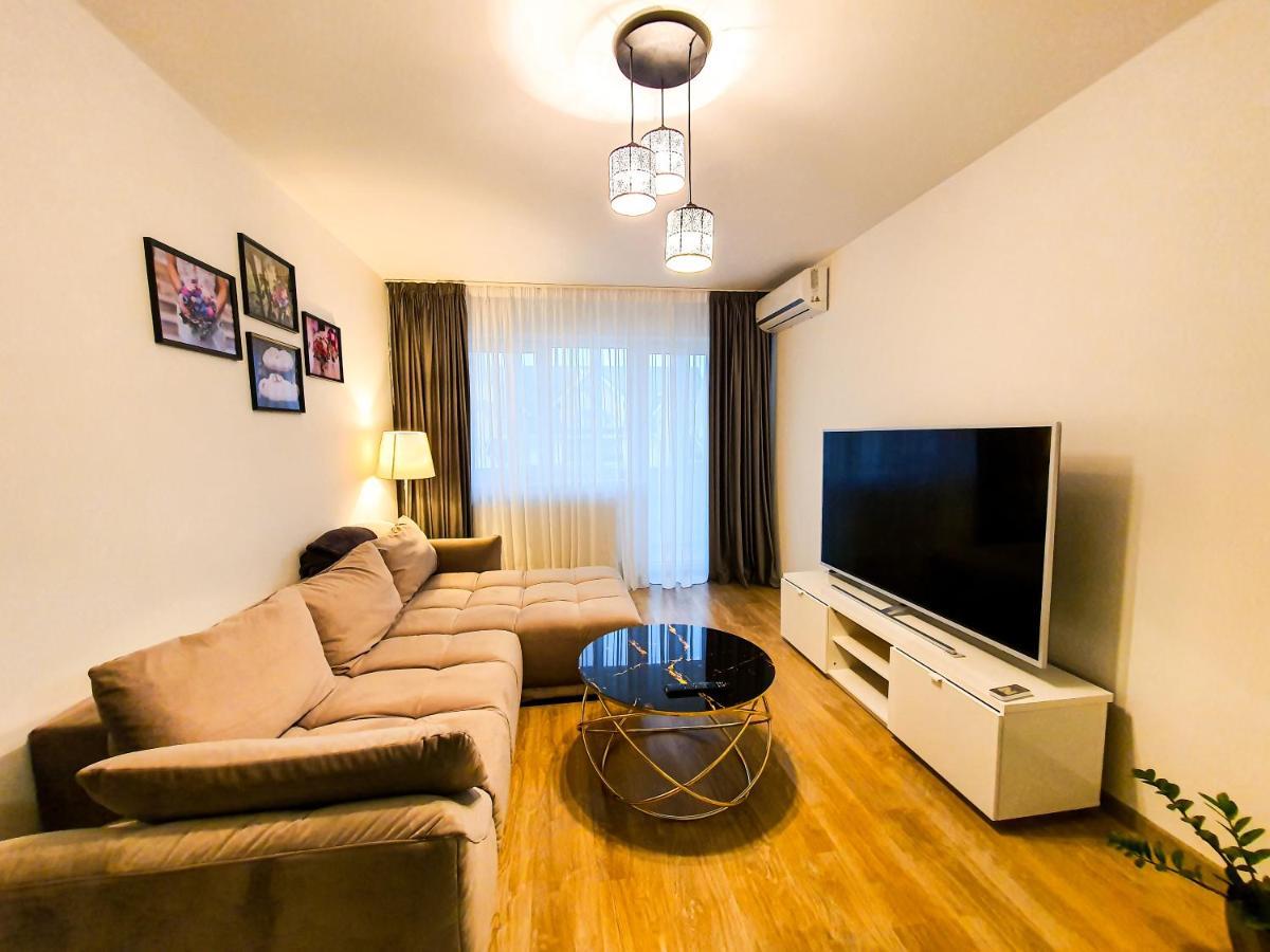 Luxurious Retreat 1Br Apartment With Netflix, Private Parking And Self Check In Popesti-Leordeni Buitenkant foto