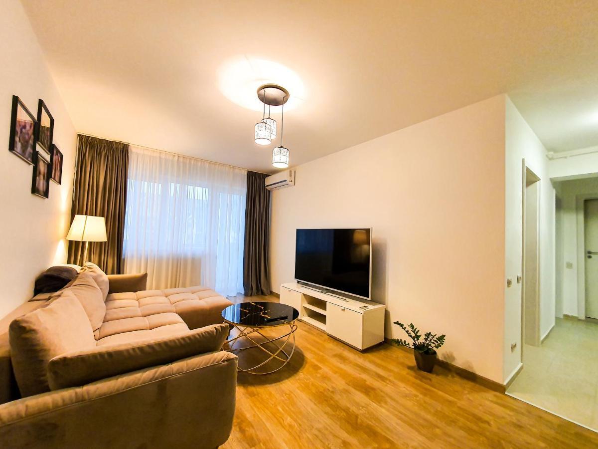 Luxurious Retreat 1Br Apartment With Netflix, Private Parking And Self Check In Popesti-Leordeni Buitenkant foto