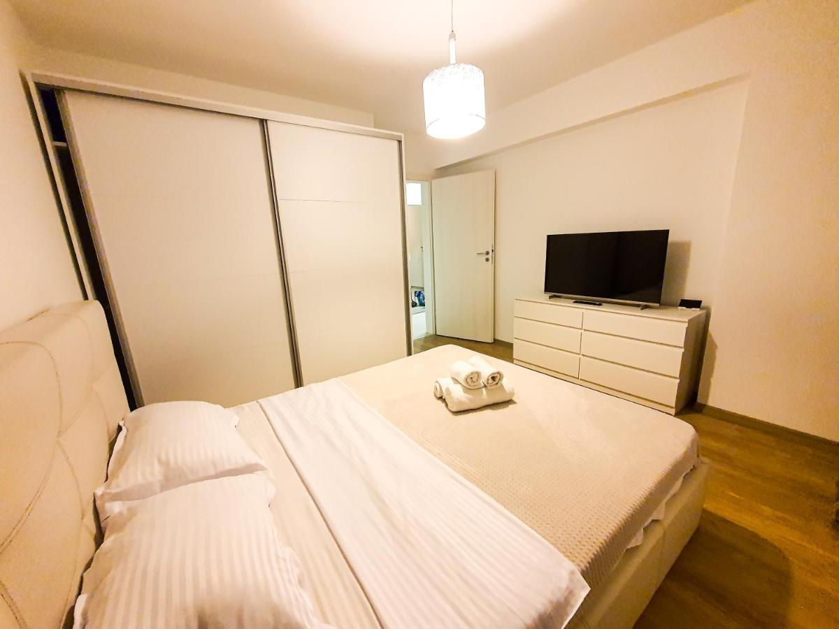 Luxurious Retreat 1Br Apartment With Netflix, Private Parking And Self Check In Popesti-Leordeni Buitenkant foto